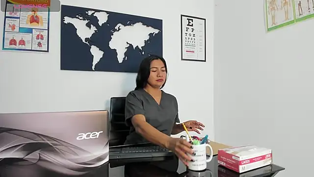 Snapshot of Nanku_Na chatting on December 14, 1:27 pm Nanku Na online show from December 14, 1:27 pm