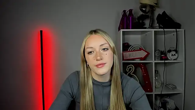 EvelynBlond online show from May 29, 12:36 pm