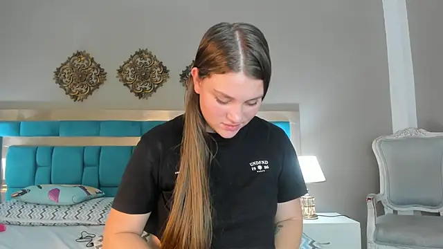 LiiaVelvet online show from December 17, 2:06 am