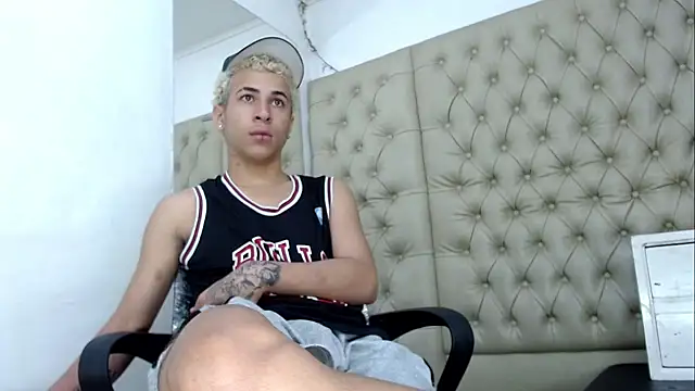 HollmanFronsh online show from December 14, 2:28 am