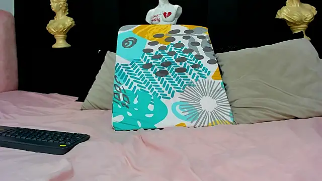 selenaflamemj online show from February 14, 6:37 pm