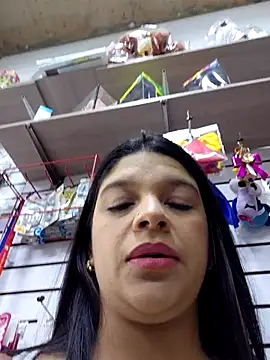 Snapshot of Layla-daring chatting on June 25, 7:29 pm Layla-daring online show from June 25, 7:29 pm