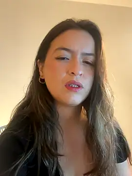 Snapshot of Little__Danni1 chatting on December 3, 2:19 am Little Danni1 online show from December 3, 2:19 am