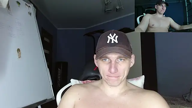 Snapshot of Poliglotjoe1 chatting on November 27, 4:25 am Poliglotjoe1 online show from November 27, 4:25 am