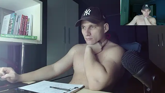 Snapshot of Poliglotjoe1 chatting on November 29, 7:11 am Poliglotjoe1 online show from November 29, 7:11 am