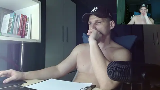 Snapshot of Poliglotjoe1 chatting on November 29, 7:28 pm Poliglotjoe1 online show from November 29, 7:28 pm