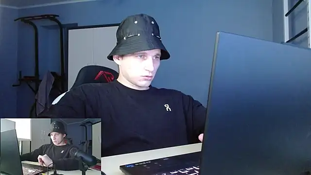 Poliglotjoe1 online show from February 6, 11:46 am