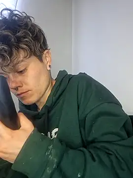 Snapshot of megan_NL chatting on December 3, 9:35 pm megan NL online show from December 3, 9:35 pm