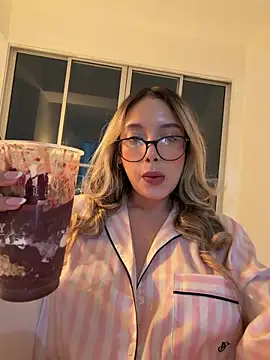 saliha pinky  online show from February 10, 12:04 am