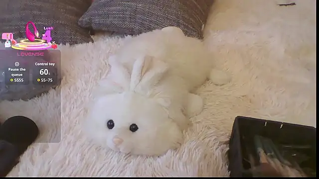 Snapshot of LisaHoneyLisa chatting on February 15, 8:02 am LisaHoneyLisa online show from February 15, 8:02 am