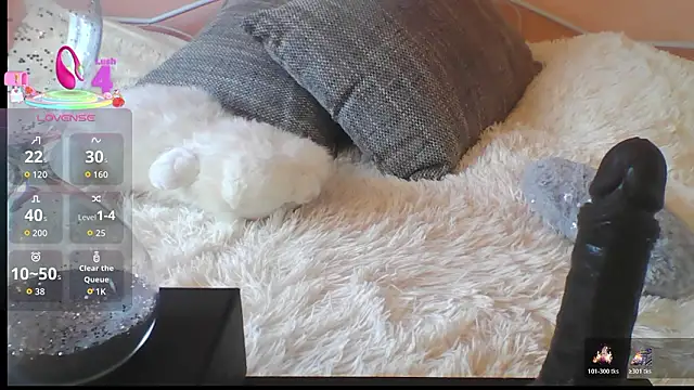 Snapshot of LisaHoneyLisa chatting on March 15, 8:09 am LisaHoneyLisa online show from March 15, 8:09 am