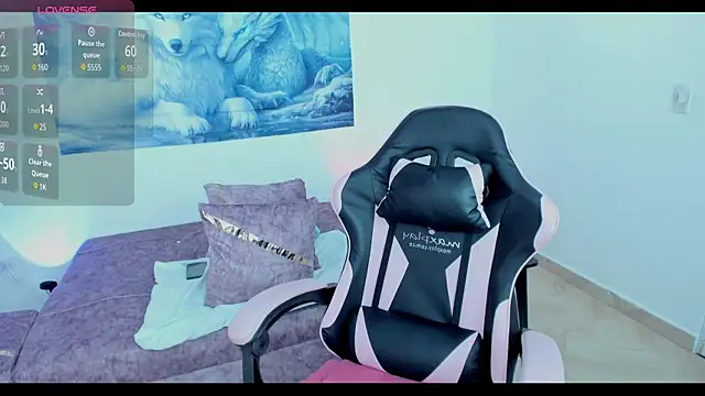 Snapshot of Mia_King_ chatting on December 4, 6:49 pm Mia King online show from December 4, 6:49 pm