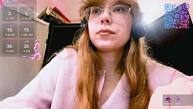 Snapshot of LouettaTornese chatting on December 1, 11:04 am LouettaTornese online show from December 1, 11:04 am