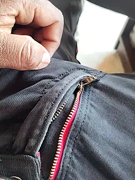 Roy   121 online show from February 21, 10:49 am