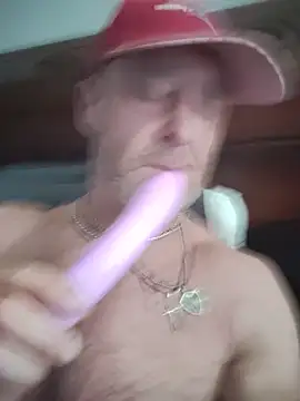 Snapshot of Slydog1010 chatting on June 15, 8:22 pm Slydog1010 online show from June 15, 8:22 pm