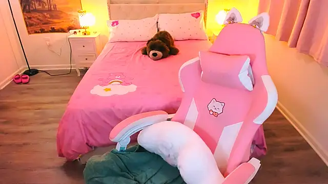 Snapshot of blair_venom chatting on March 6, 4:42 am blair venom online show from March 6, 4:42 am