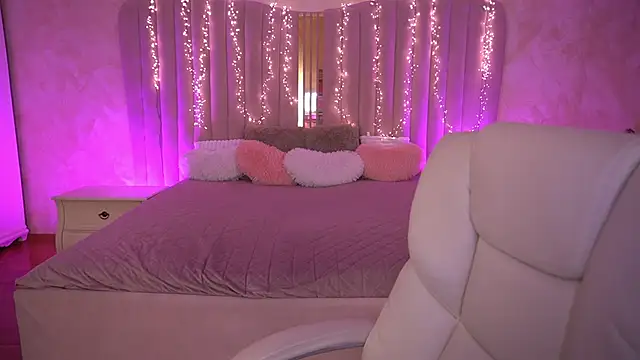 Snapshot of NightAylin chatting on March 18, 8:12 pm NightAylin online show from March 18, 8:12 pm