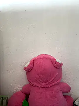 Snapshot of Kiee-lee chatting on December 15, 7:23 am Kiee-lee online show from December 15, 7:23 am