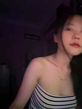 Snapshot of Kiee-lee chatting on April 8, 4:07 pm Kiee-lee online show from April 8, 4:07 pm
