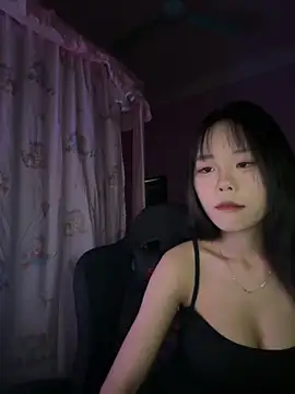 Snapshot of Kiee-lee chatting on April 13, 3:39 pm Kiee-lee online show from April 13, 3:39 pm