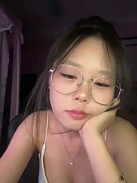 Snapshot of Kiee-lee chatting on June 25, 4:33 pm Kiee-lee online show from June 25, 4:33 pm