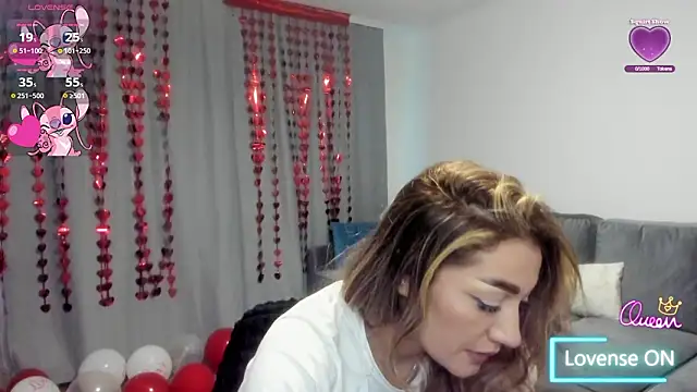 Snapshot of rossana_doll chatting on February 13, 7:48 am rossana doll online show from February 13, 7:48 am