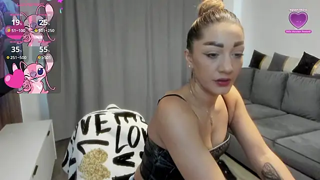 Snapshot of rossana_doll chatting on March 29, 7:52 am rossana doll online show from March 29, 7:52 am