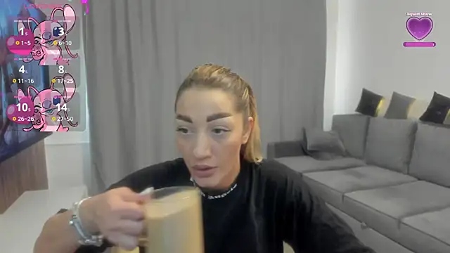 Snapshot of rossana_doll chatting on April 4, 9:18 am rossana doll online show from April 4, 9:18 am