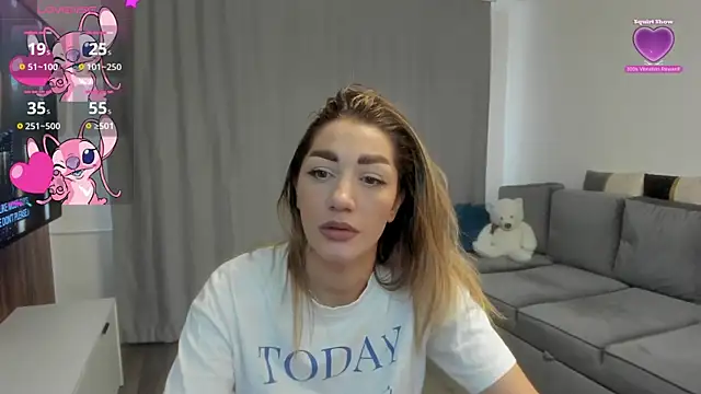 Snapshot of rossana_doll chatting on April 11, 7:24 am rossana doll online show from April 11, 7:24 am
