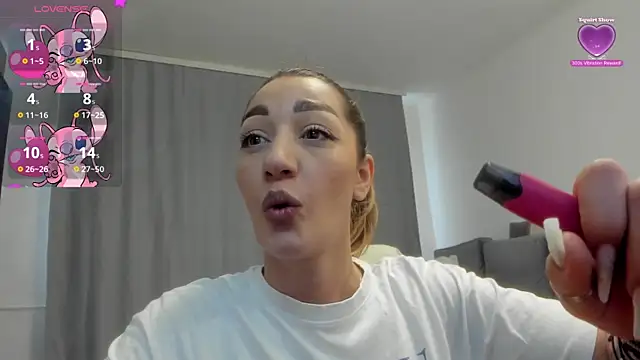 Snapshot of rossana_doll chatting on April 11, 7:45 am rossana doll online show from April 11, 7:45 am