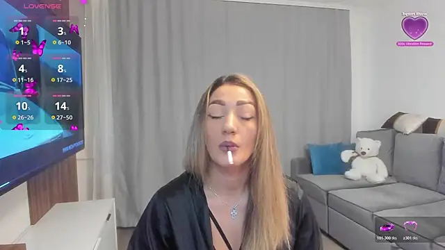 Snapshot of rossana_doll chatting on April 20, 7:00 am rossana doll online show from April 20, 7:00 am