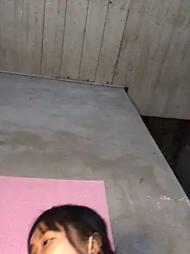 Snapshot of dovia-ba chatting on December 14, 1:33 am dovia-ba online show from December 14, 1:33 am