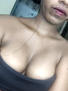 Snapshot of Simran_0011 chatting on March 1, 3:47 pm Simran 0011 online show from March 1, 3:47 pm