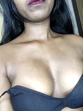 Snapshot of Simran_0011 chatting on March 2, 11:22 pm Simran 0011 online show from March 2, 11:22 pm