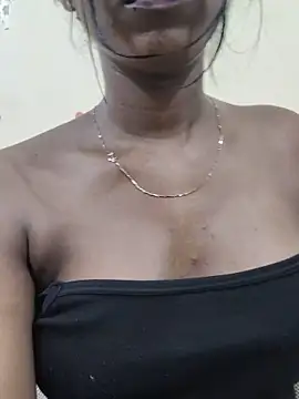 Snapshot of Simran_0011 chatting on June 5, 10:26 pm Simran 0011 online show from June 5, 10:26 pm