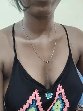Snapshot of Simran_0011 chatting on June 11, 4:32 am Simran 0011 online show from June 11, 4:32 am