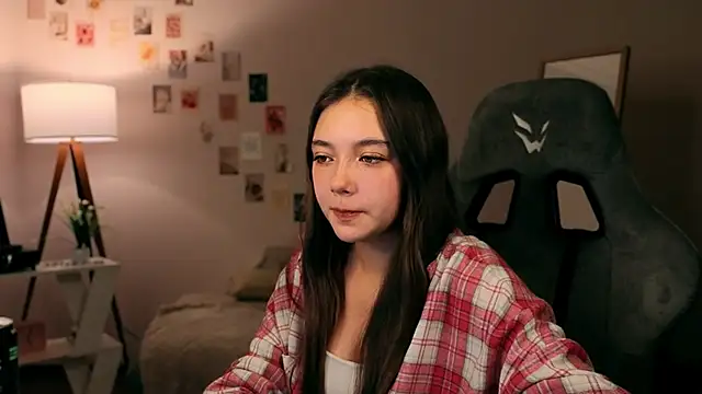 Snapshot of Vexorine chatting on November 24, 7:57 pm Vexorine online show from November 24, 7:57 pm