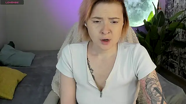 Snapshot of LaylaCookies_ chatting on November 23, 5:40 am LaylaCookies online show from November 23, 5:40 am