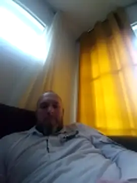 Snapshot of SG081 chatting on December 1, 2:22 pm SG081 online show from December 1, 2:22 pm