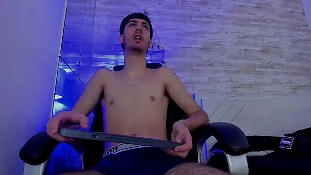 Emir Ozan  online show from February 6, 8:01 pm