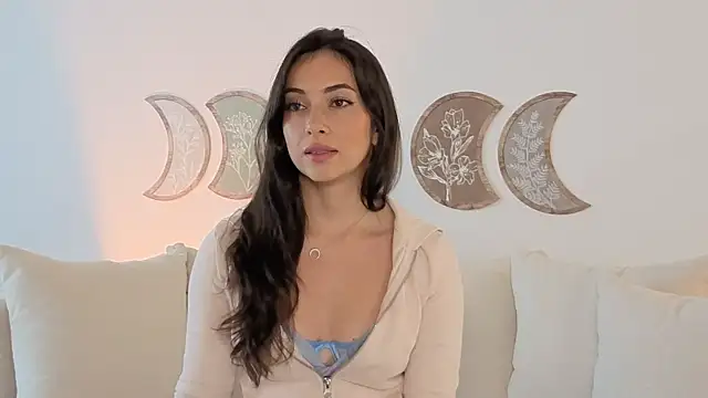 Snapshot of IsabellaSandoval chatting on April 27, 7:45 pm IsabellaSandoval online show from April 27, 7:45 pm