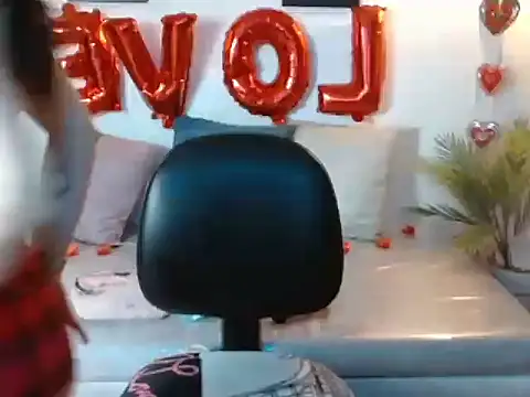 Juliana  lx online show from February 9, 2:21 pm