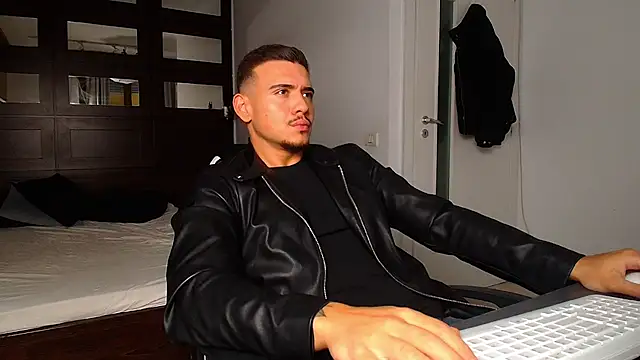 ElijahThorne online show from February 13, 5:58 am