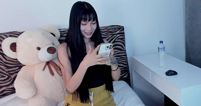 Snapshot of Suki-exe chatting on December 15, 1:54 am Suki-exe online show from December 15, 1:54 am