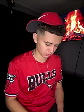 Snapshot of Abrahanm1 chatting on November 23, 5:51 am Abrahanm1 online show from November 23, 5:51 am