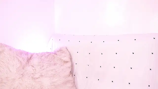 Mackenzie Lia online show from February 20, 12:18 am