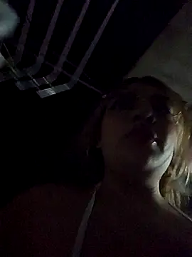 Snapshot of mila_curvy chatting on December 14, 4:51 am mila curvy online show from December 14, 4:51 am