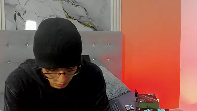 Snapshot of eren_jeager chatting on April 29, 1:32 am eren jeager online show from April 29, 1:32 am
