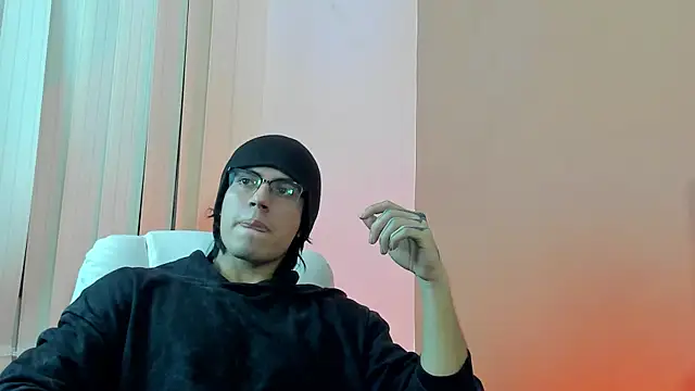 Snapshot of eren_jeager chatting on May 9, 1:44 am eren jeager online show from May 9, 1:44 am