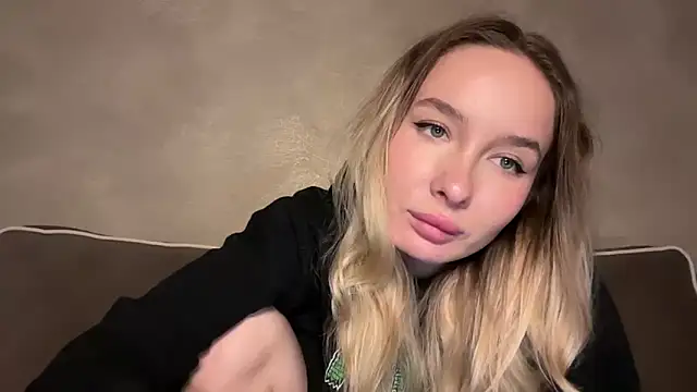 Snapshot of keeendall chatting on December 1, 8:14 pm keeendall online show from December 1, 8:14 pm